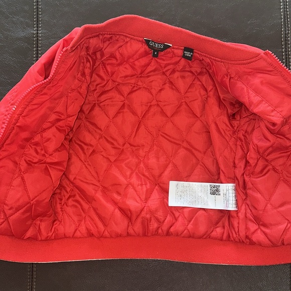 Guess Kids bomber bright red jacket size 4. Warm inside Perfect condition. - Picture 5 of 7